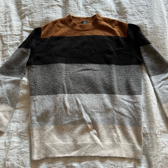 Cool/cozy sweater - Picture 2 of 4